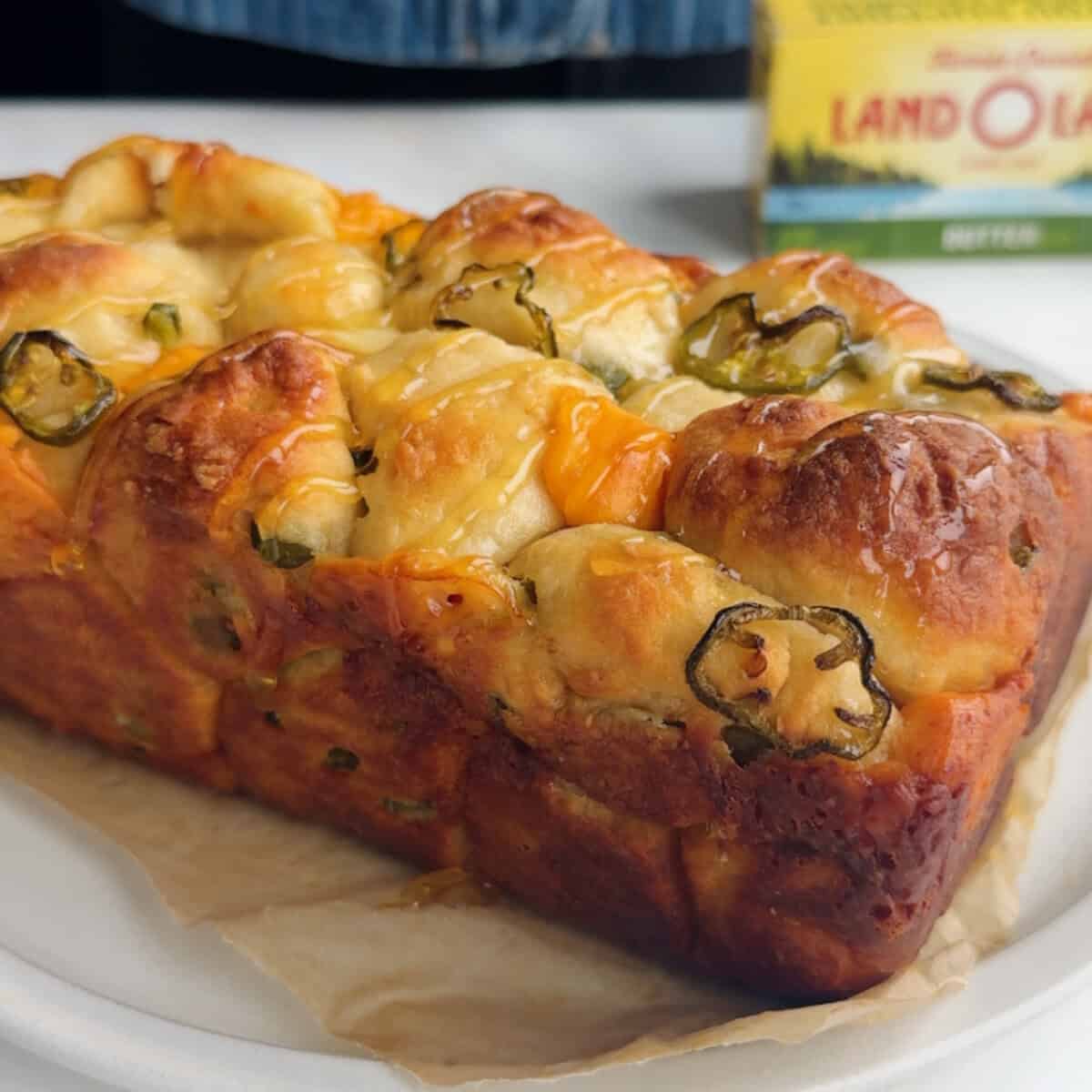 Cheesy, Spicy, Yeast-Free: Easy Jalapeño Cheddar Pull-Apart Bread